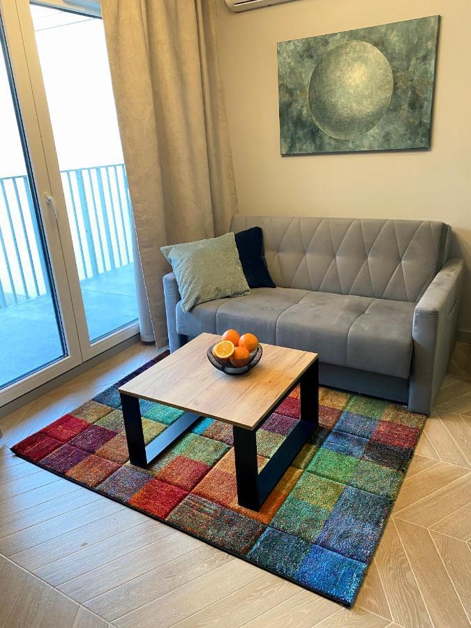 Grey House + Free Parking Apartment Wroclaw Luaran gambar